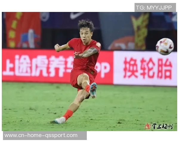 神奇扑救!王大雷在第18分钟成功挡住叶楚贵的近距离头球射门 神奇扑救!王大雷在第18分钟成功挡住叶楚贵的近距离头球射门