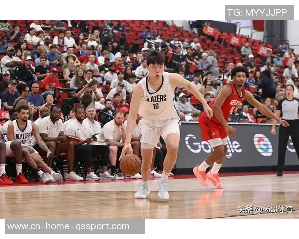 杨瀚森分享克里斯哥哥的努力生活每天早起一小时自学英语与妻子视频通话 杨瀚森分享克里斯哥哥的努力生活每天早起一小时自学英语与妻子视频通话