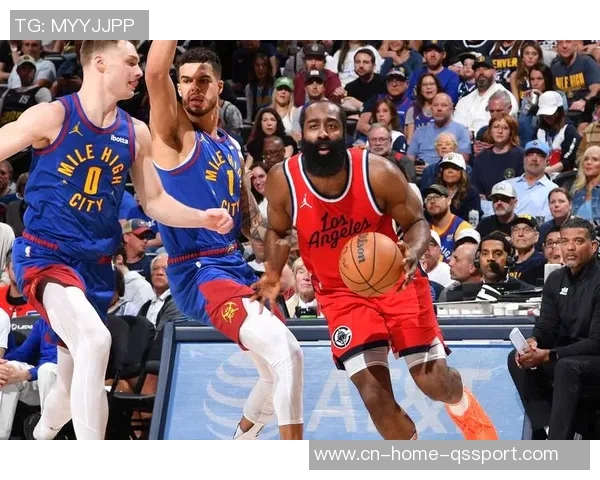 哈登谈客场逆转困难称这是一场防守大战需全力以赴才能争胜 哈登谈客场逆转困难称这是一场防守大战需全力以赴才能争胜