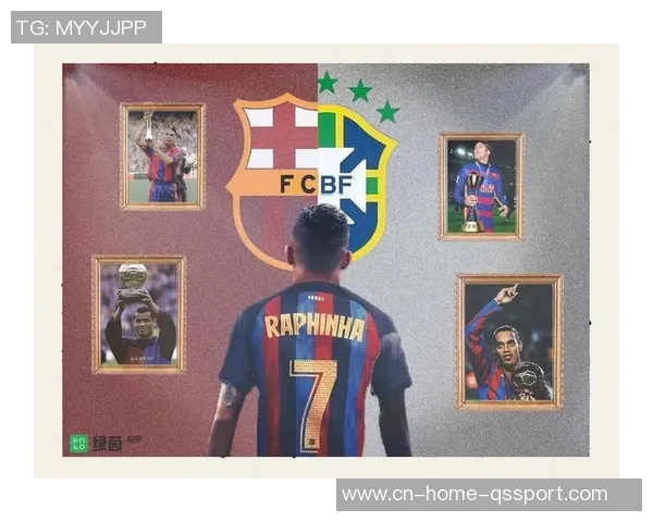 内马尔向里瓦尔多赠送签名球衣并晒合影表达对偶像的敬意