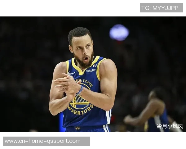 库里21分钟内狂砍31分31科尔笑容满面与其相视而笑 库里21分钟内狂砍31分31科尔笑容满面与其相视而笑