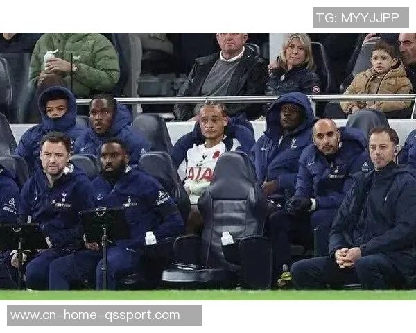 西蒙斯6500万欧元加盟热刺后状态低迷引发球迷和媒体广泛质疑 西蒙斯6500万欧元加盟热刺后状态低迷引发球迷和媒体广泛质疑