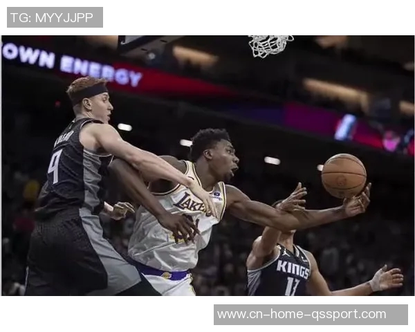 托布短暂出场却高效表现13分钟内砍下14分6篮板2盖帽展现实力 托布短暂出场却高效表现13分钟内砍下14分6篮板2盖帽展现实力